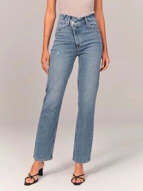 Abercrombie curve love 90s straight ultra high rise with cross button